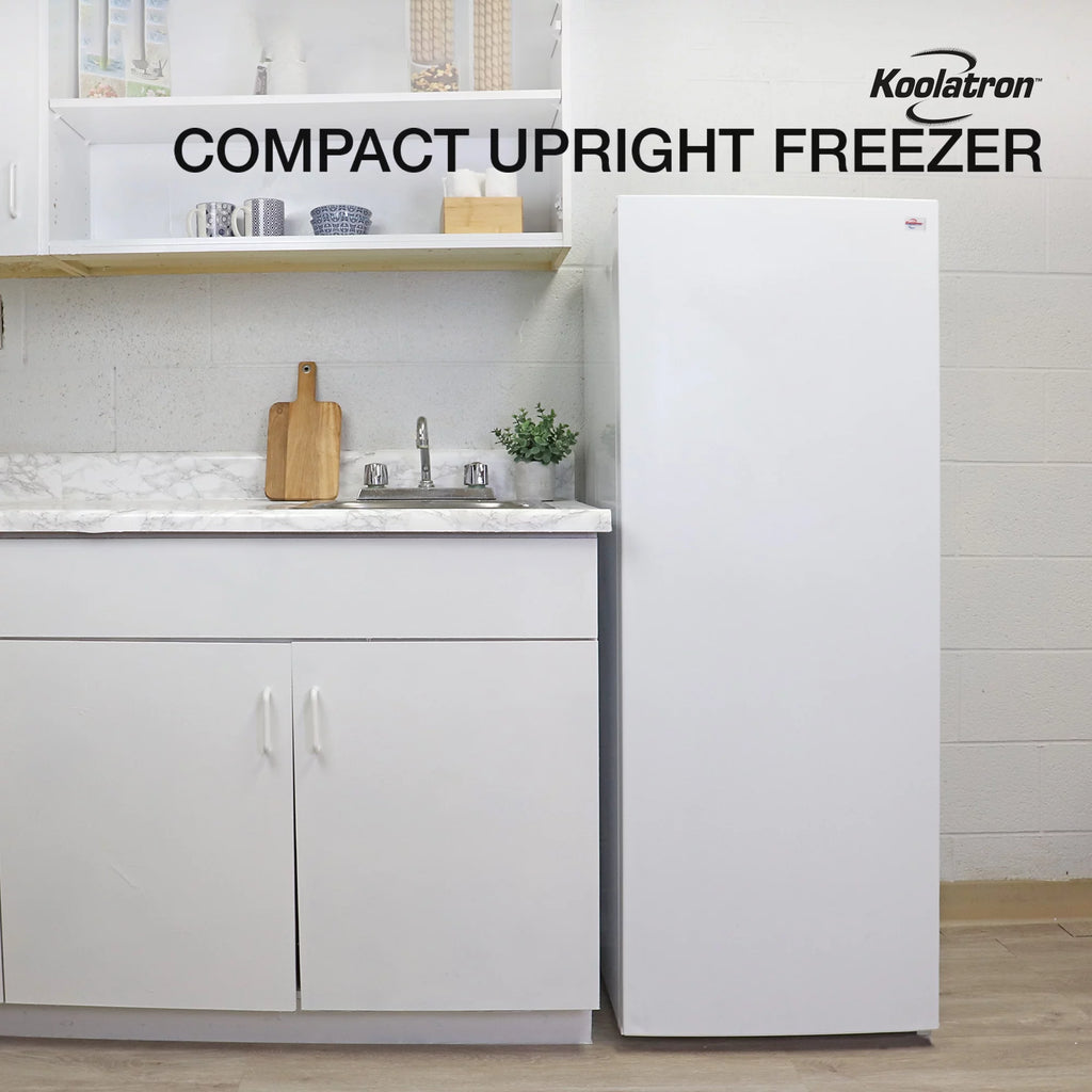 White 7.0 cu ft Upright Freezer E41122