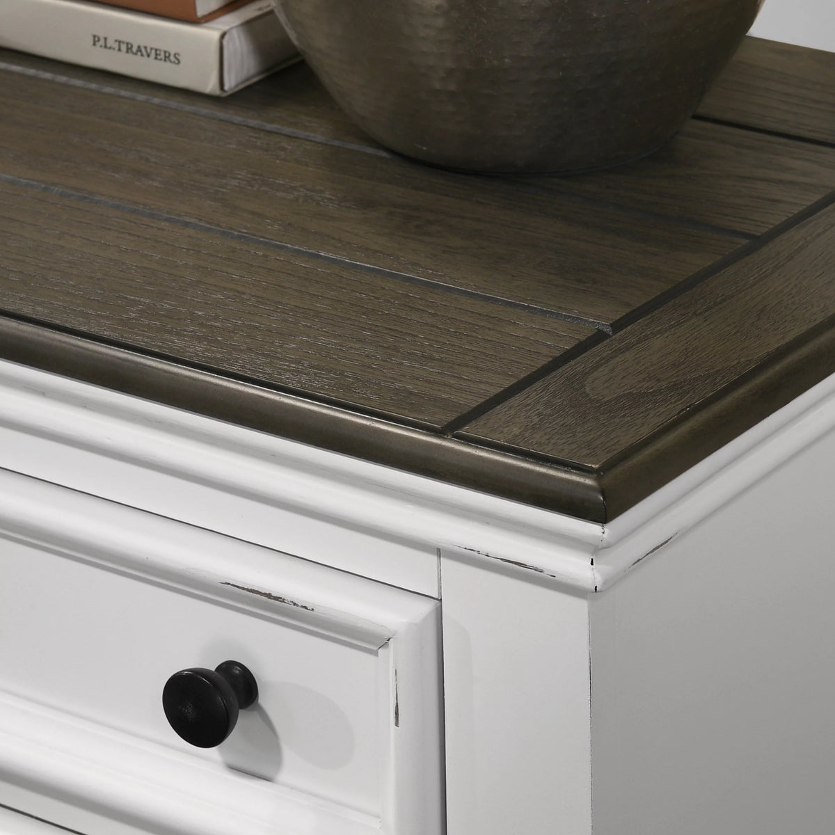 Weathered White and Gray 5-Drawer Wood Chest Q95615