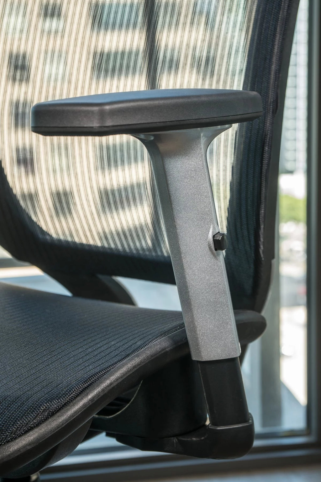 Fully Meshed Ergonomic Height Adjustable Office Chair with Armrests Z130