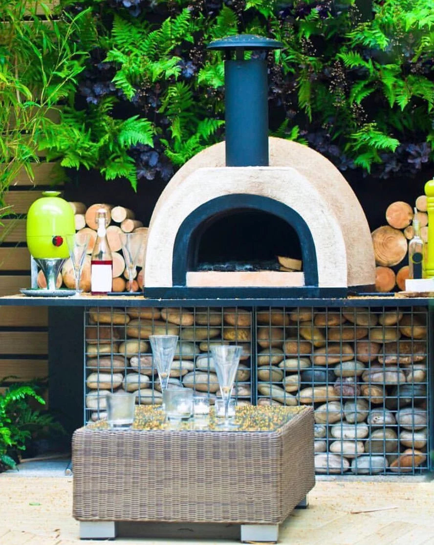 Outdoor Wood Fired Pizza Oven with Black Flue M29107
