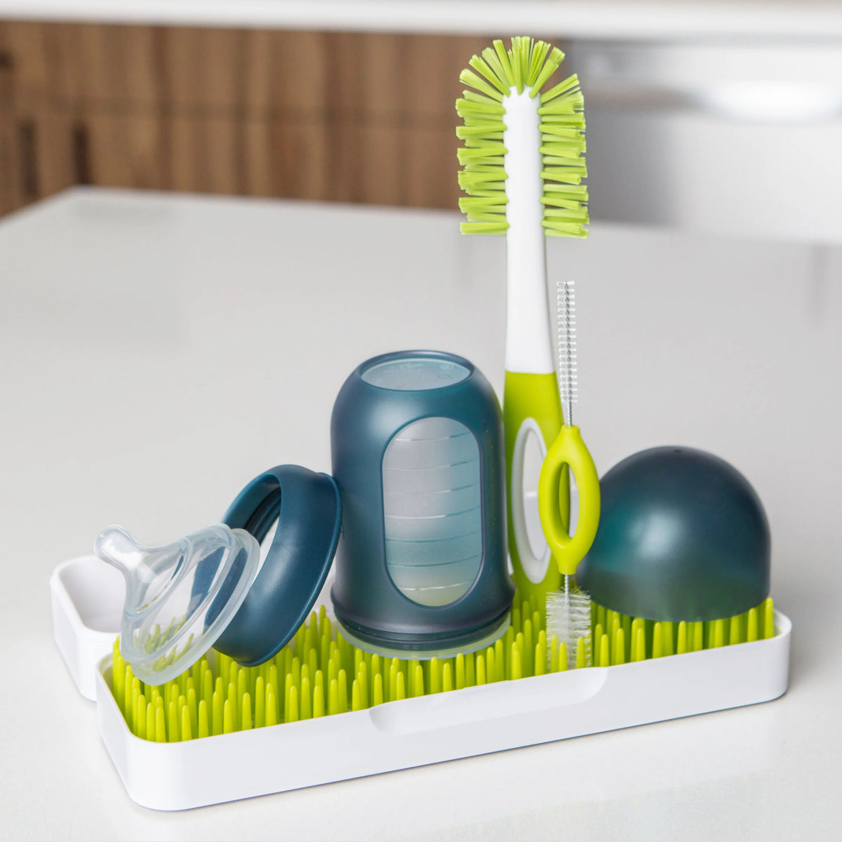 Compact Travel Bottle Drying Rack + 2 Baby Bottle Brushes O50693