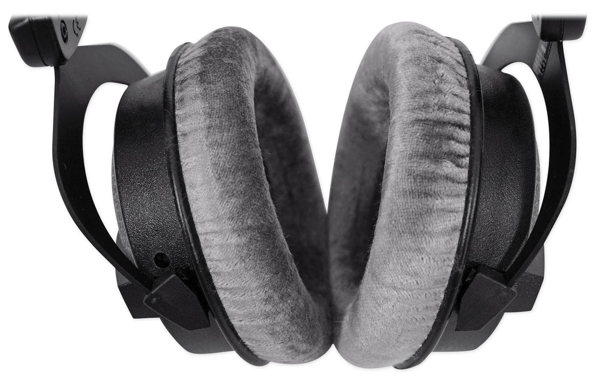 Closed Back Reference Studio Headphones U733