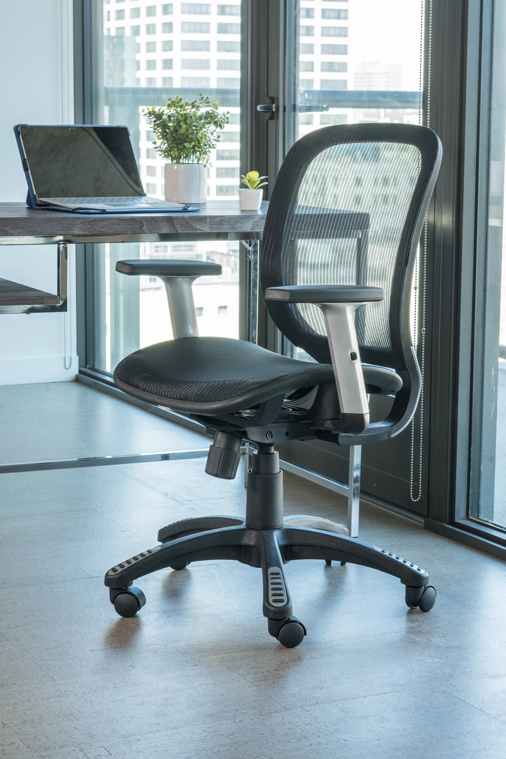 Fully Meshed Ergonomic Height Adjustable Office Chair with Armrests Z130