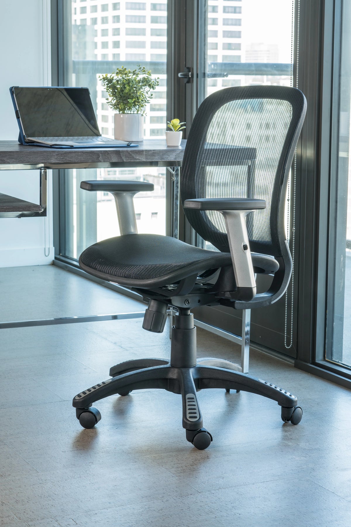 Fully Meshed Ergonomic Height Adjustable Office Chair with Armrests Z130